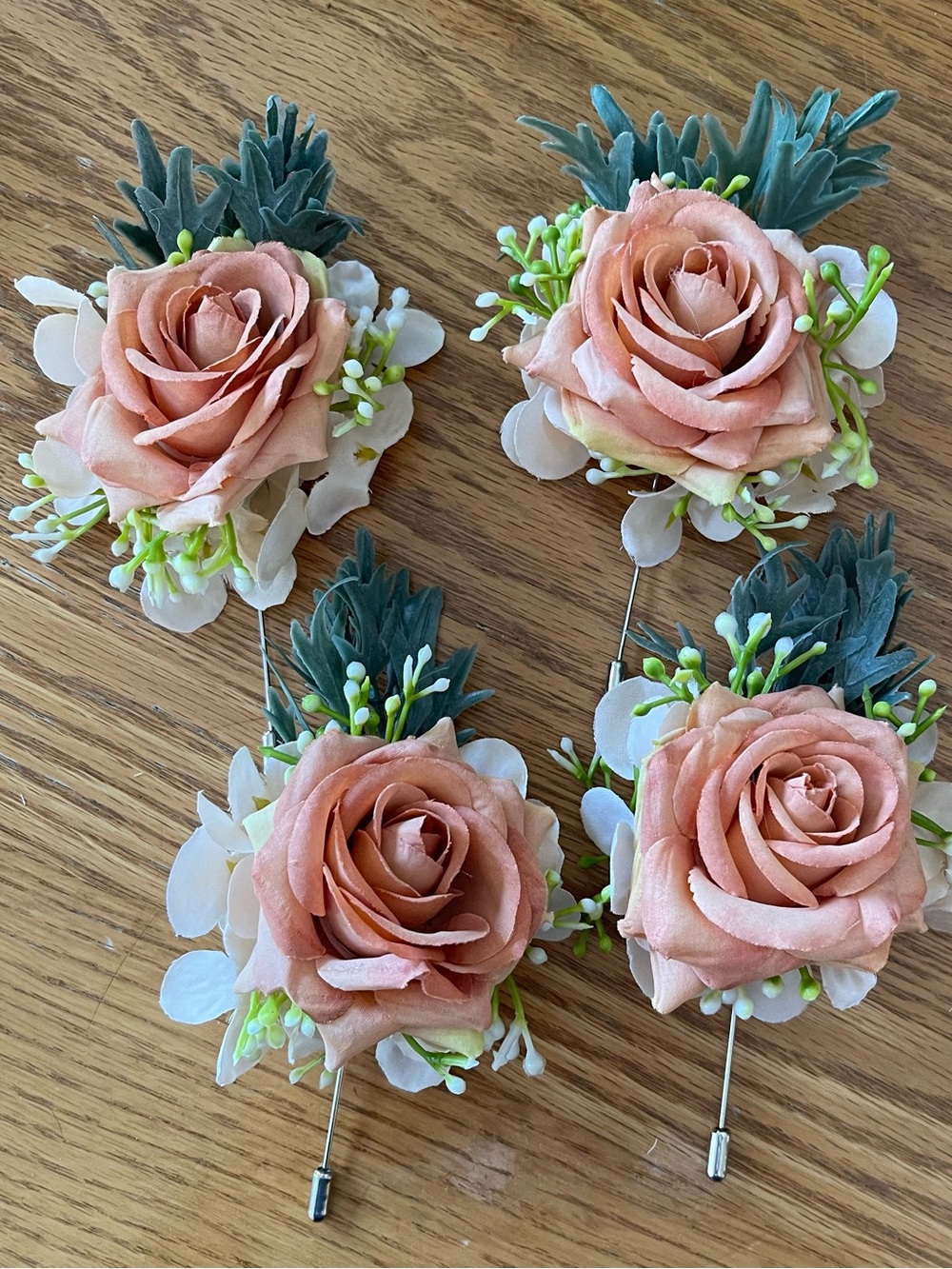 NEW Blush Peach Rose Boutonnières with Greenery - Set of 4🌼